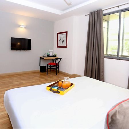 Oyo Townhouse 012 Kaushambi Metro Ghaziabad Ξενοδοχείο Εξωτερικό φωτογραφία