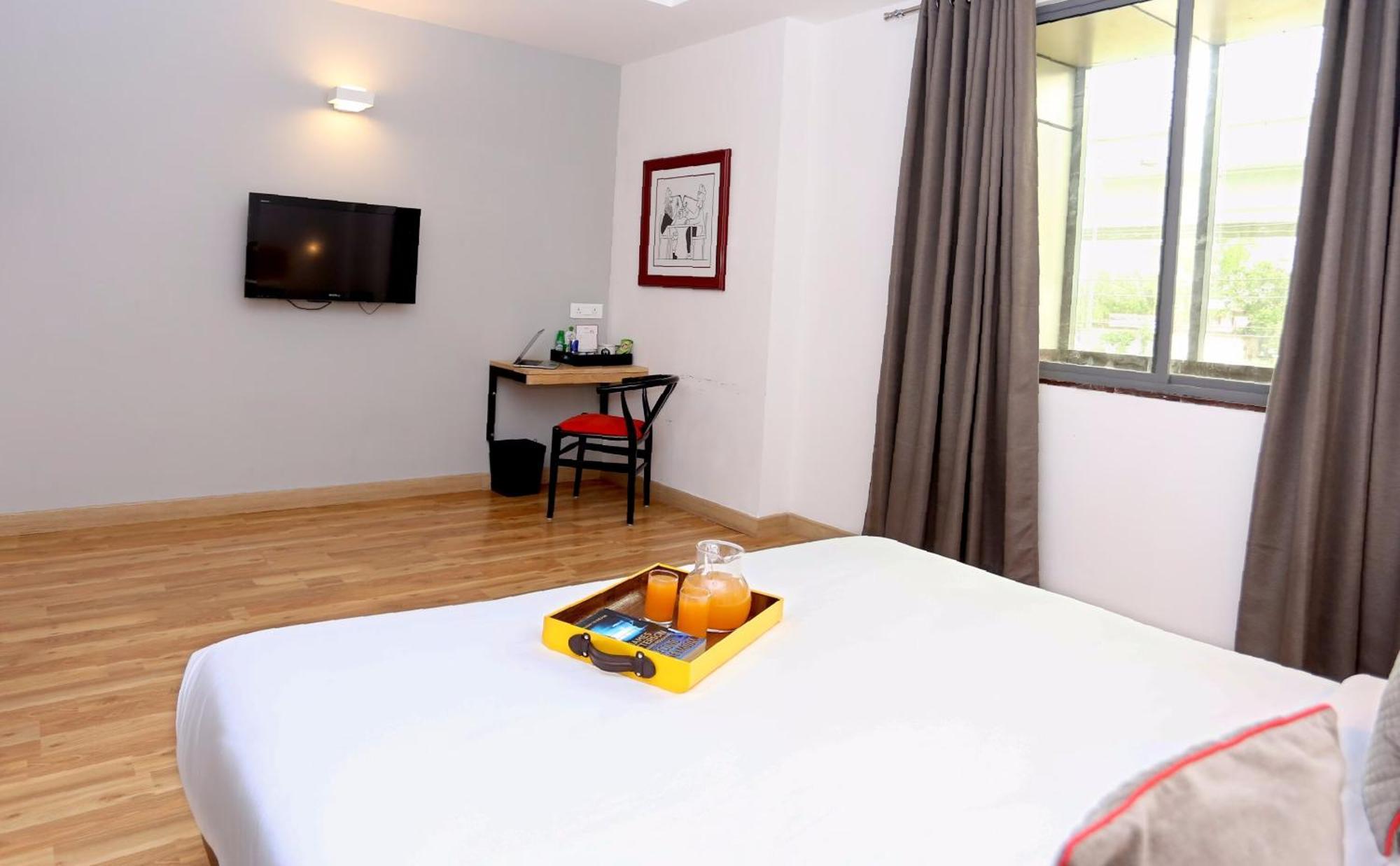 Oyo Townhouse 012 Kaushambi Metro Ghaziabad Ξενοδοχείο Εξωτερικό φωτογραφία