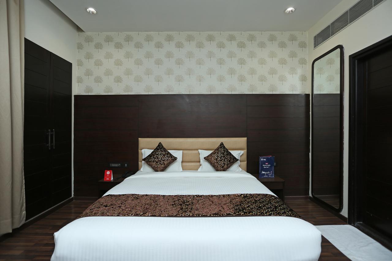 Oyo Townhouse 012 Kaushambi Metro Ghaziabad Ξενοδοχείο Εξωτερικό φωτογραφία